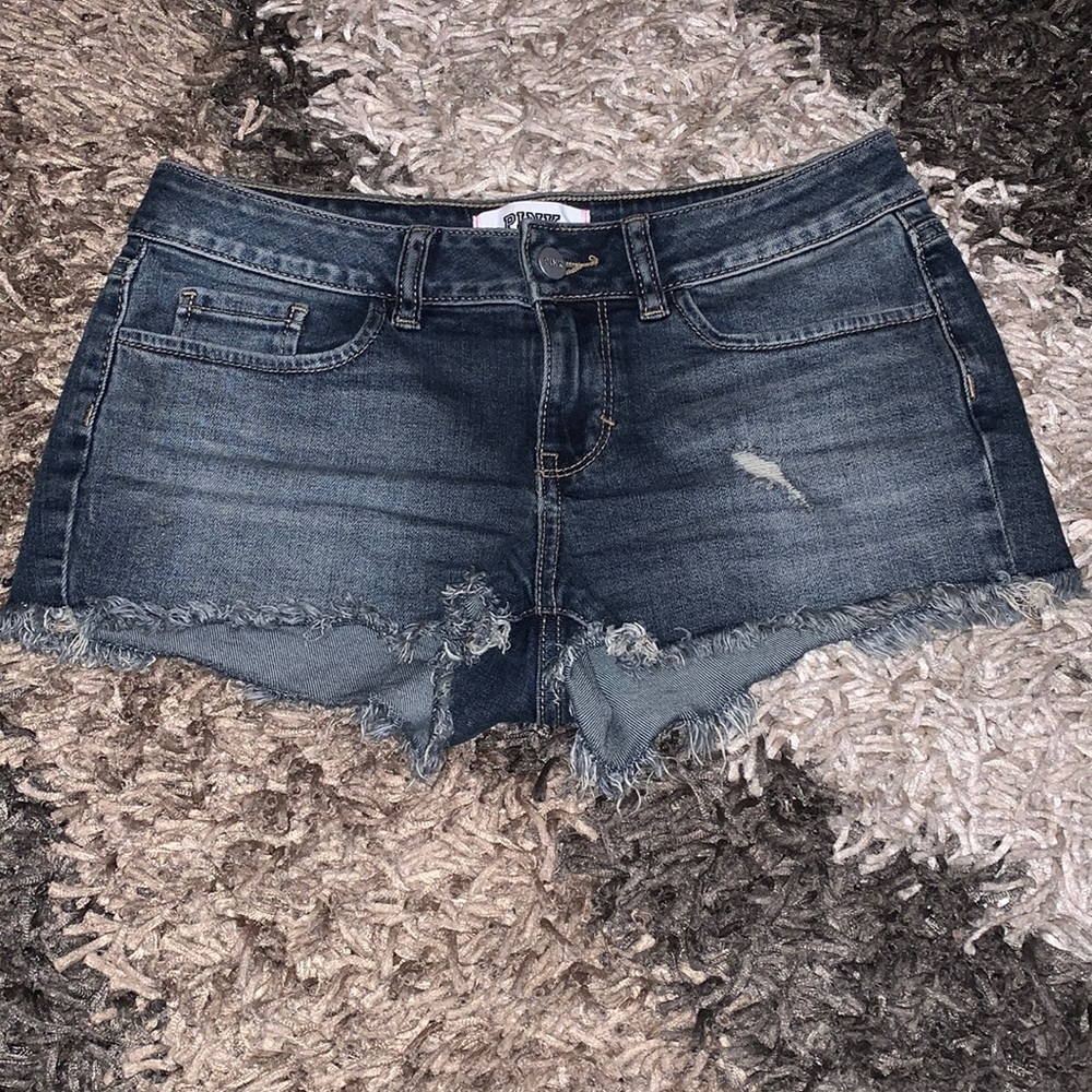 Pink shorts Size 2 good cond - Picture 1 of 3